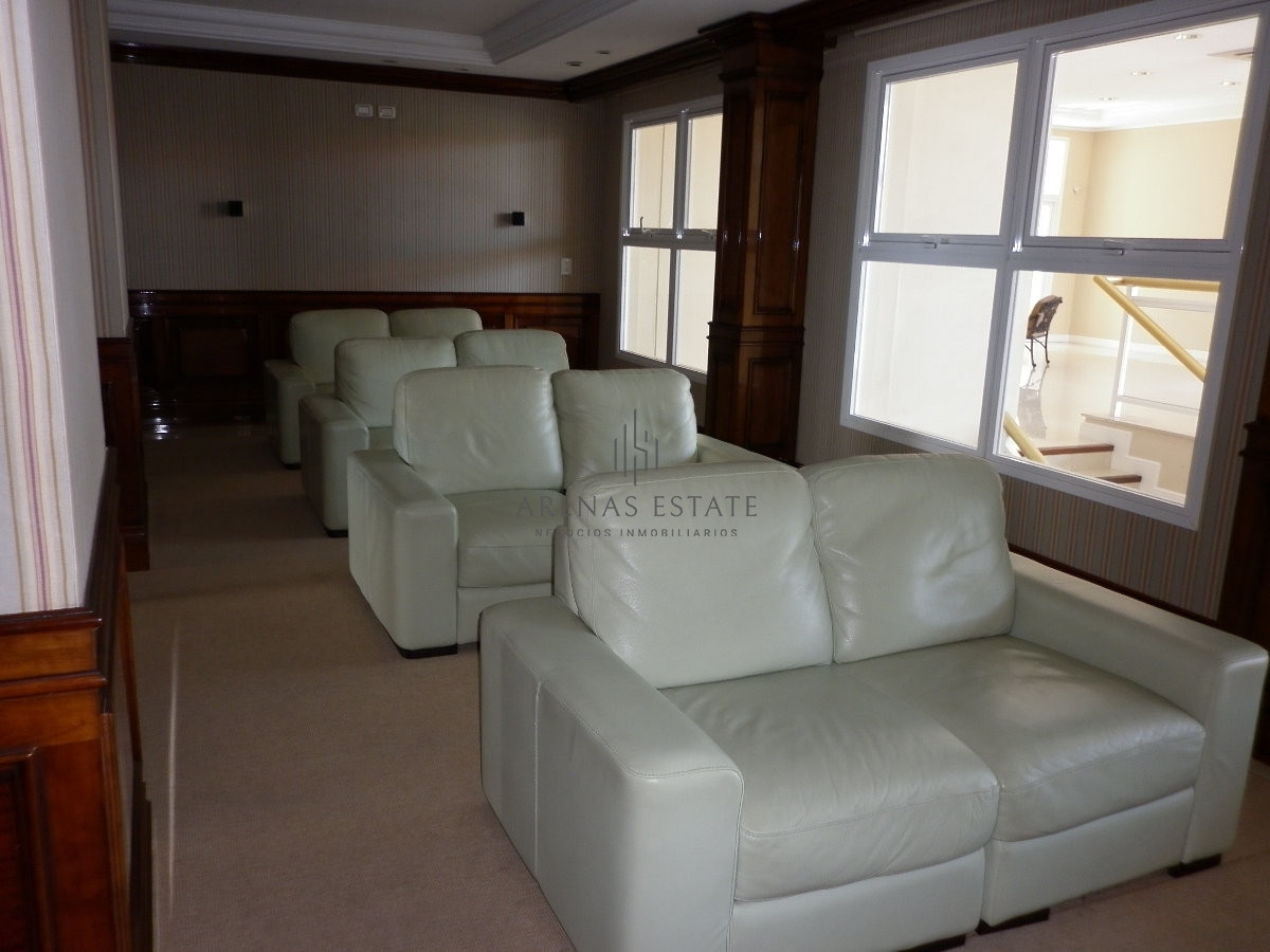 Apartamento ID.3912 - Apartamento en alquiler y venta de 3 dormitorios y dependencia de servicio en Punta del Este
