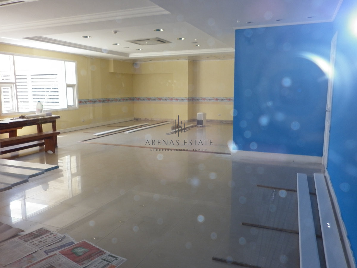 Apartamento ID.3912 - Apartamento en alquiler y venta de 3 dormitorios y dependencia de servicio en Punta del Este