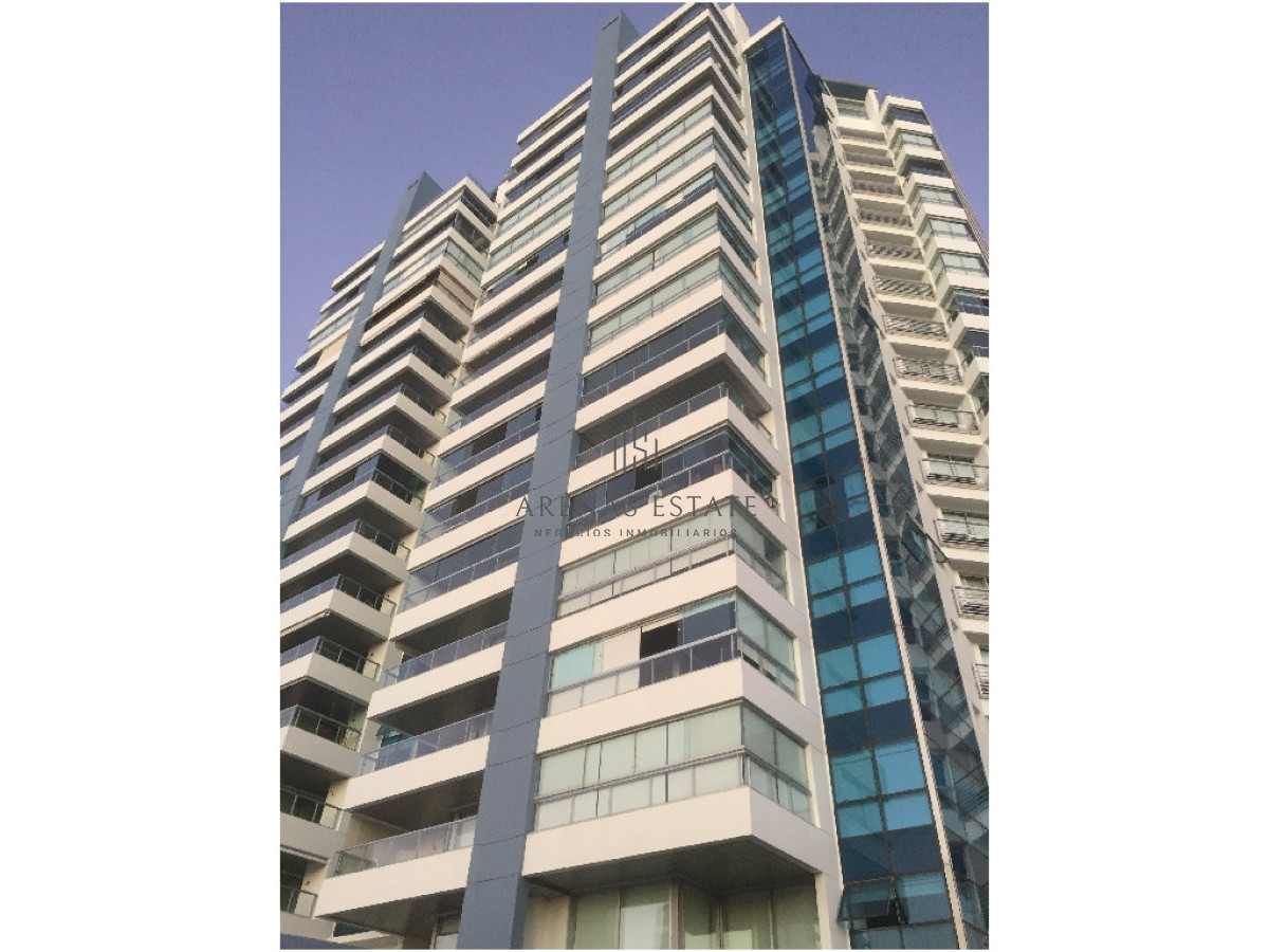 Apartamento ID.3403 - Apartamento de dos dormitorios en venta en Punta del Este