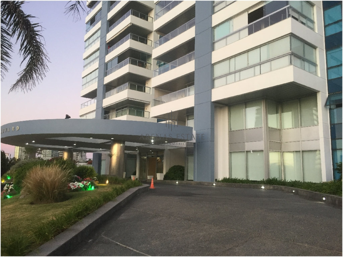 Apartamento ID.3403 - Apartamento de dos dormitorios en venta en Punta del Este