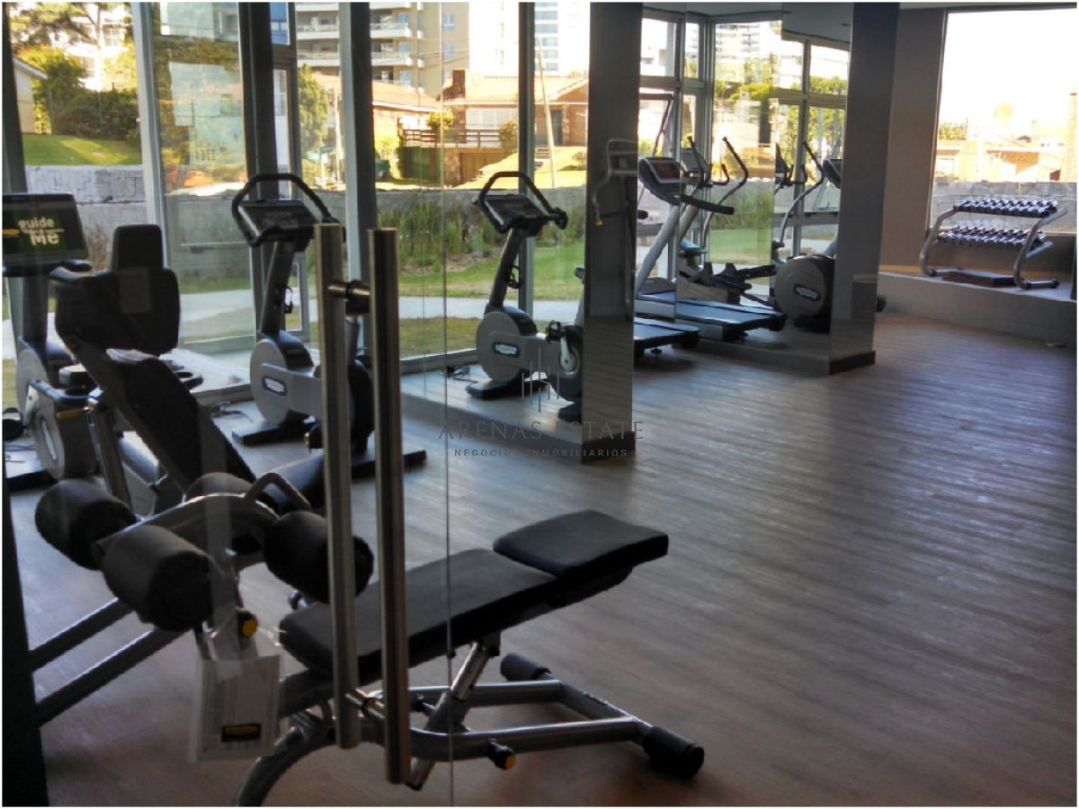 Apartamento ID.4249 - Alquiler y Venta de apartamento de dos dormitorios en Punta del Este