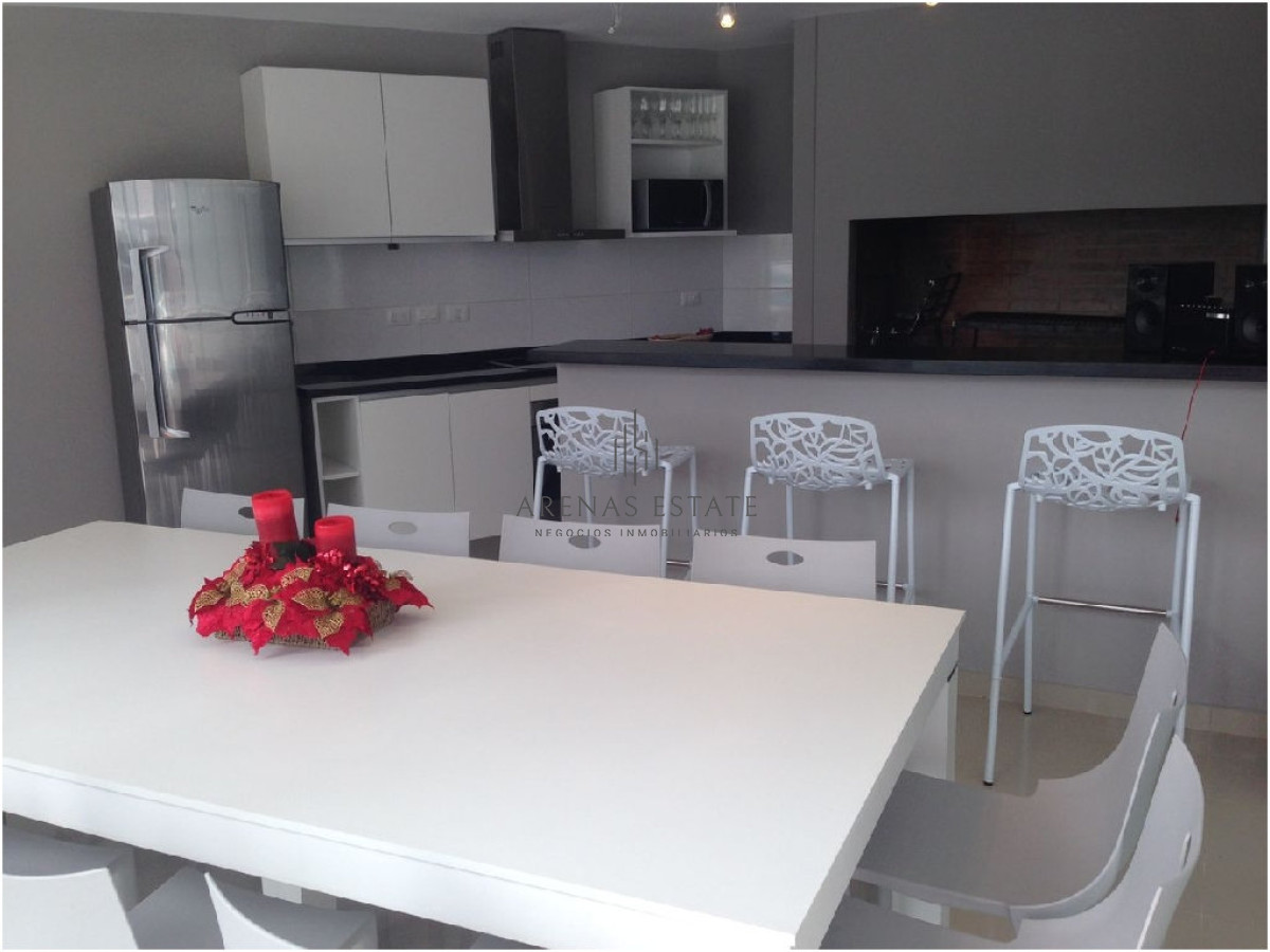 Apartamento ID.4249 - Alquiler y Venta de apartamento de dos dormitorios en Punta del Este