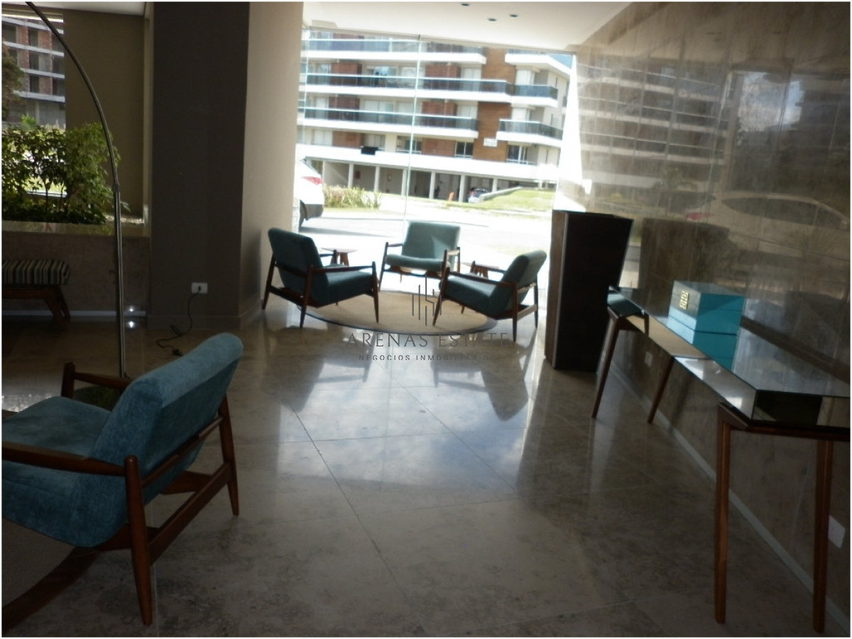Apartamento ID.4249 - Alquiler y Venta de apartamento de dos dormitorios en Punta del Este