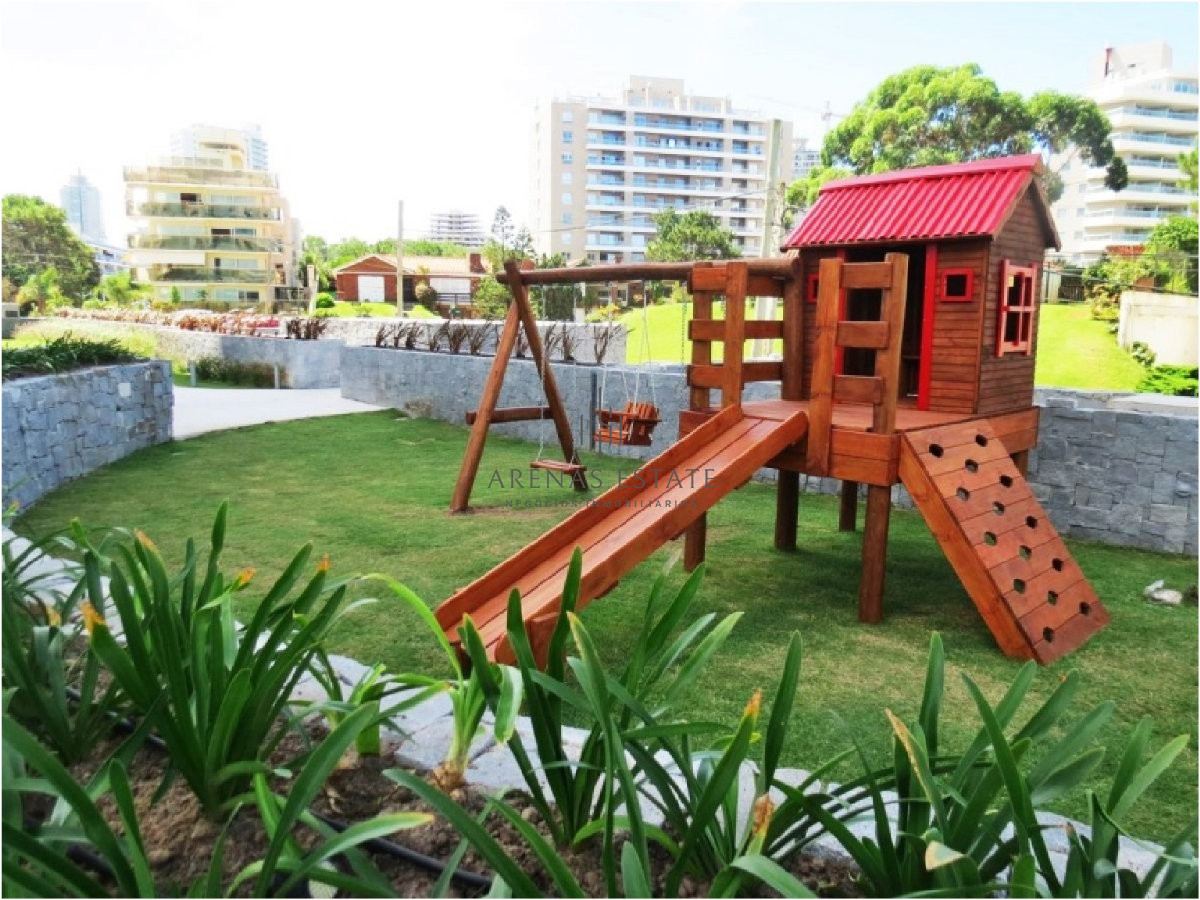 Apartamento ID.4249 - Alquiler y Venta de apartamento de dos dormitorios en Punta del Este