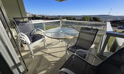 Alquiler de Apartamento, Punta del Este, primera linea de la mansa.