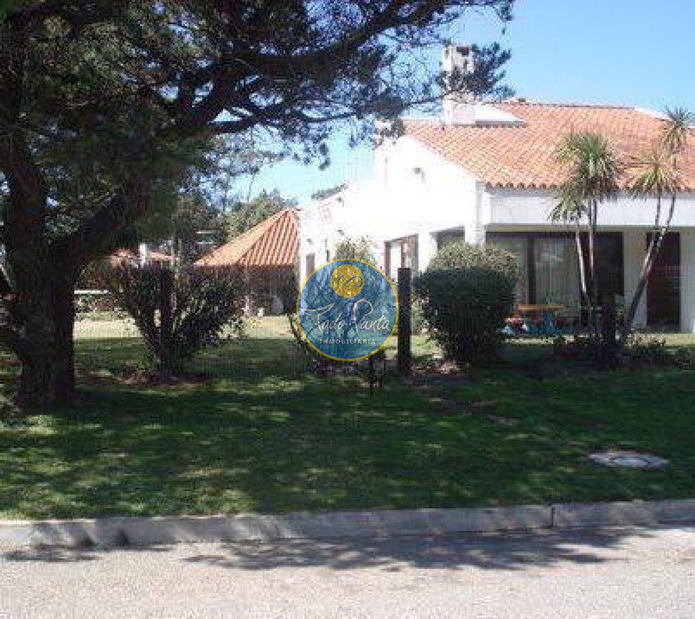 muy buena casa, en zona residencial - tdp6413c