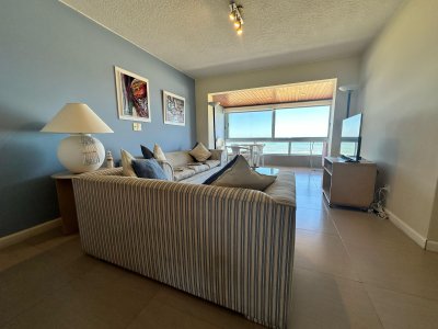 APARTAMENTO EN VENTA PLAYA BRAVA PRIMERA LINEA