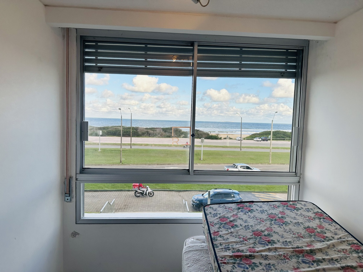 Apartamento ID.103 - Apartamento de 3 dormitorios y dependencia de servicio en Punta del Este