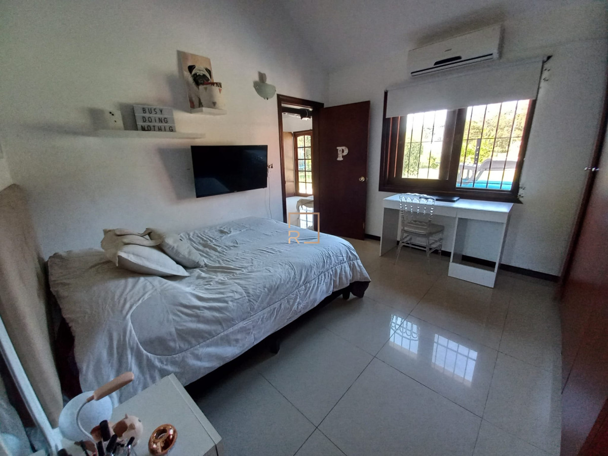 Casa ID.352 - Casa de 4 dormitorios en venta en Punta del Este