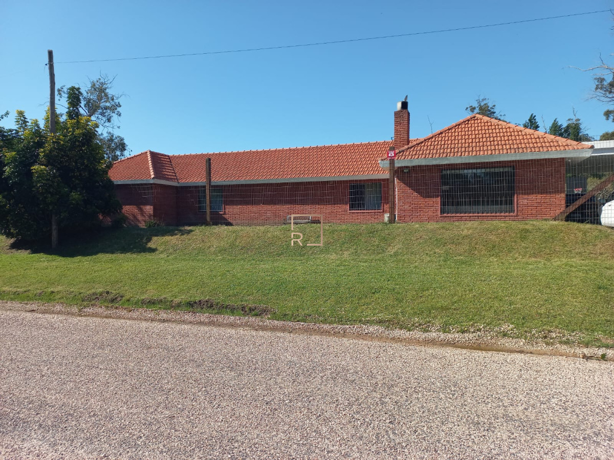 Casa ID.352 - Casa de 4 dormitorios en venta en Punta del Este