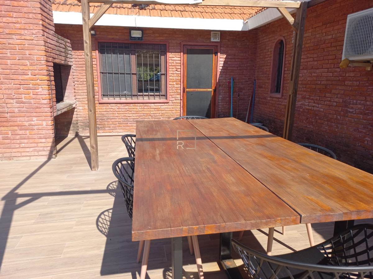 Casa ID.352 - Casa de 4 dormitorios en venta en Punta del Este