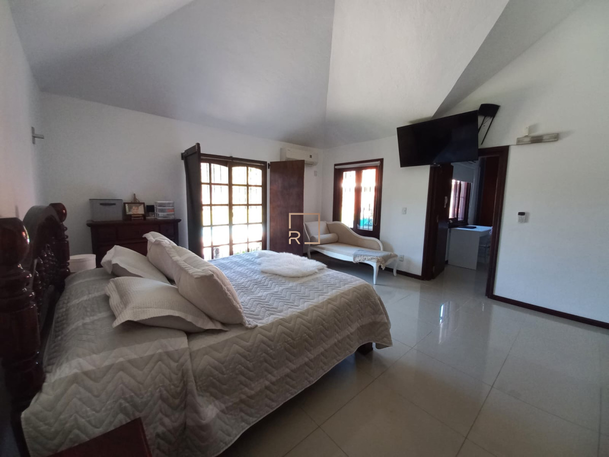 Casa ID.352 - Casa de 4 dormitorios en venta en Punta del Este