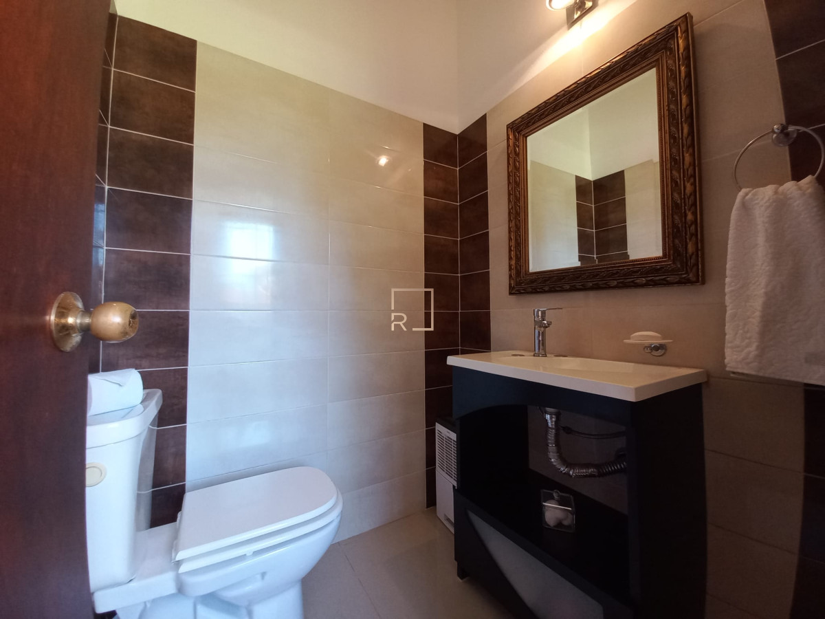 Casa ID.352 - Casa de 4 dormitorios en venta en Punta del Este