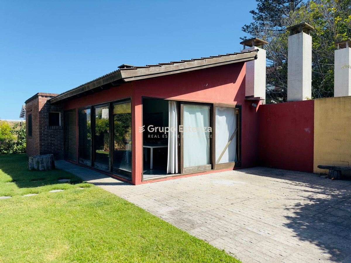 Casa ID.385 - Casa de 4 dormitorios en venta en Punta del Este