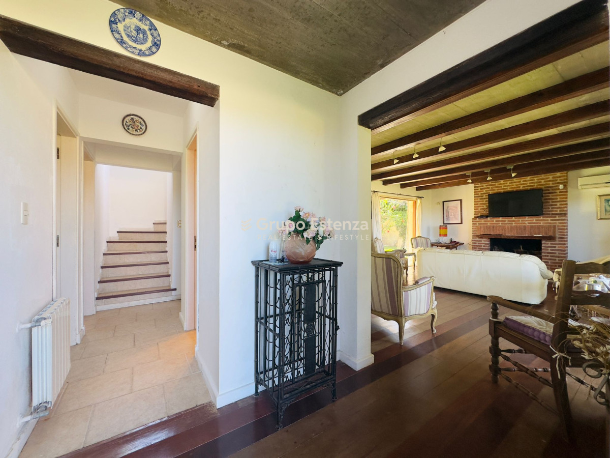 Casa ID.385 - Casa de 4 dormitorios en venta en Punta del Este