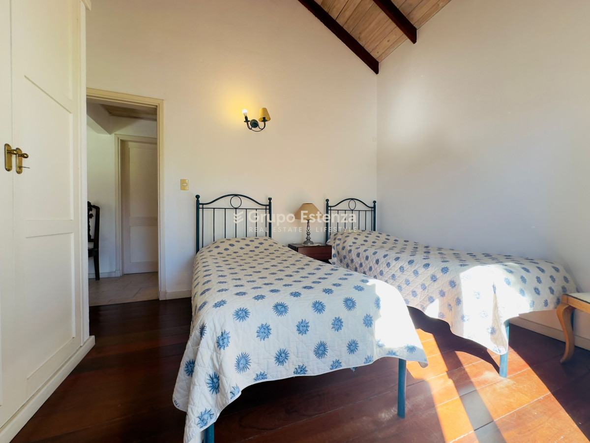 Casa ID.385 - Casa de 4 dormitorios en venta en Punta del Este