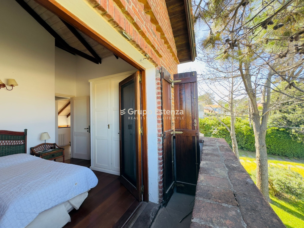 Casa ID.385 - Casa de 4 dormitorios en venta en Punta del Este