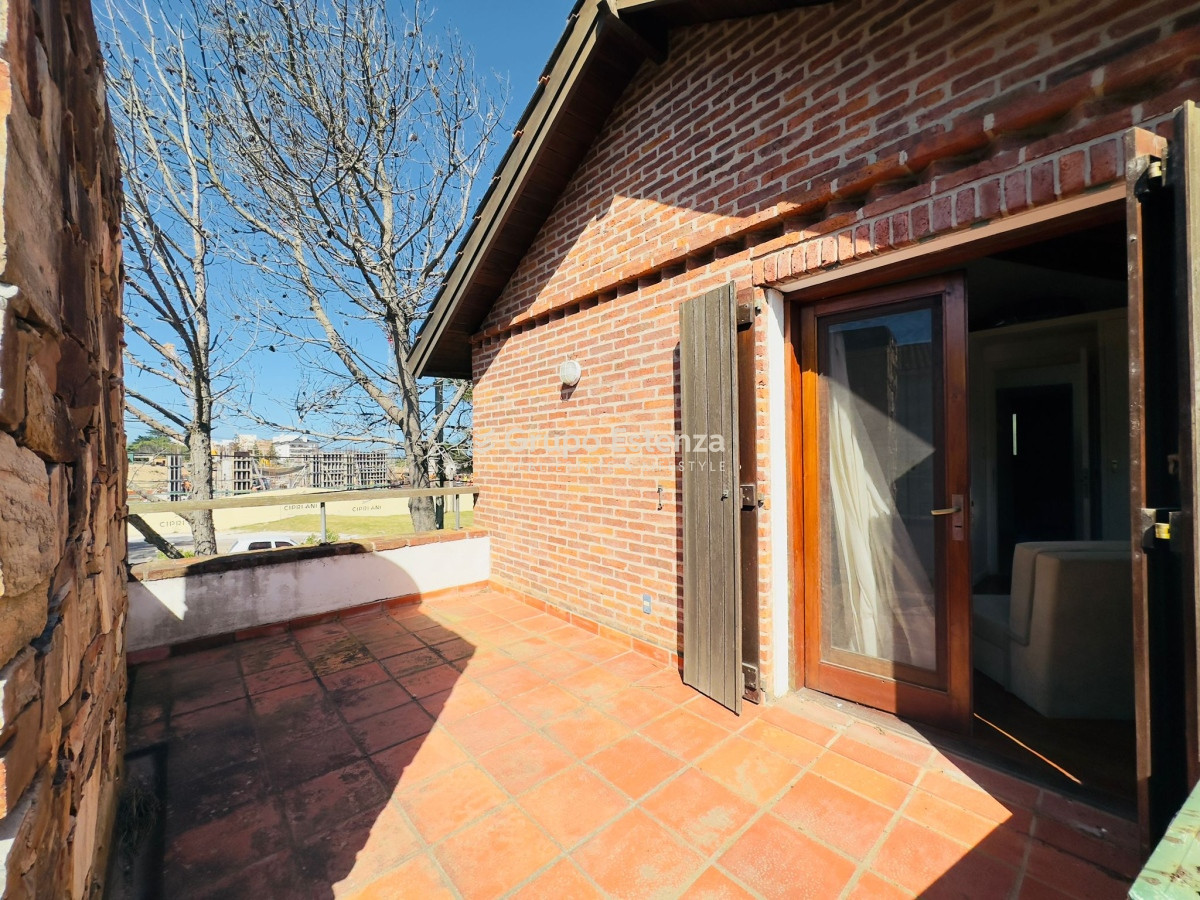 Casa ID.385 - Casa de 4 dormitorios en venta en Punta del Este