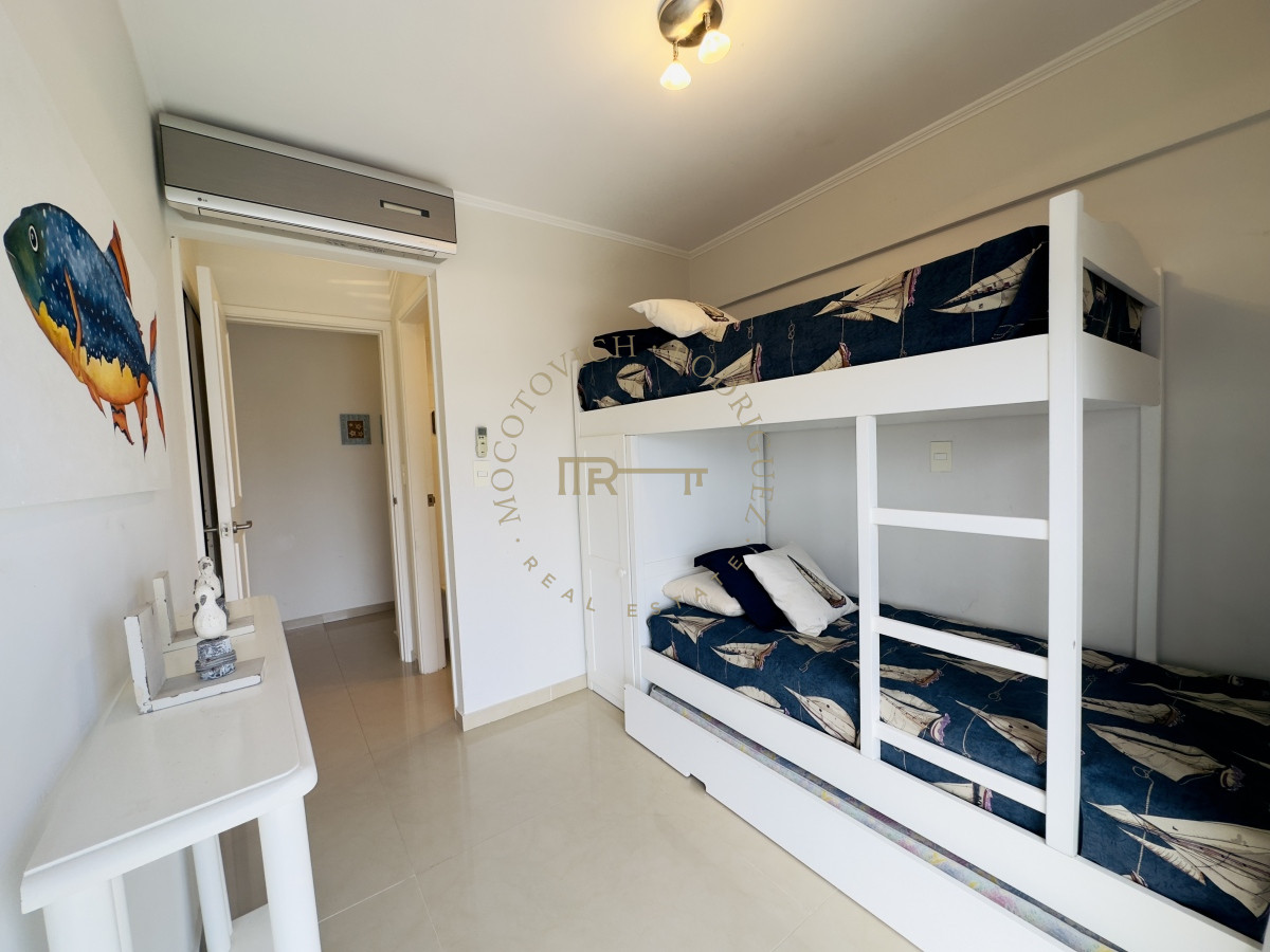 Apartamento ID.1740 - Venta de apartamento de 3 dormitorios en Punta del Este