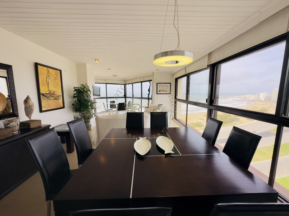 Apartamento ID.1740 - Venta de apartamento de 3 dormitorios en Punta del Este