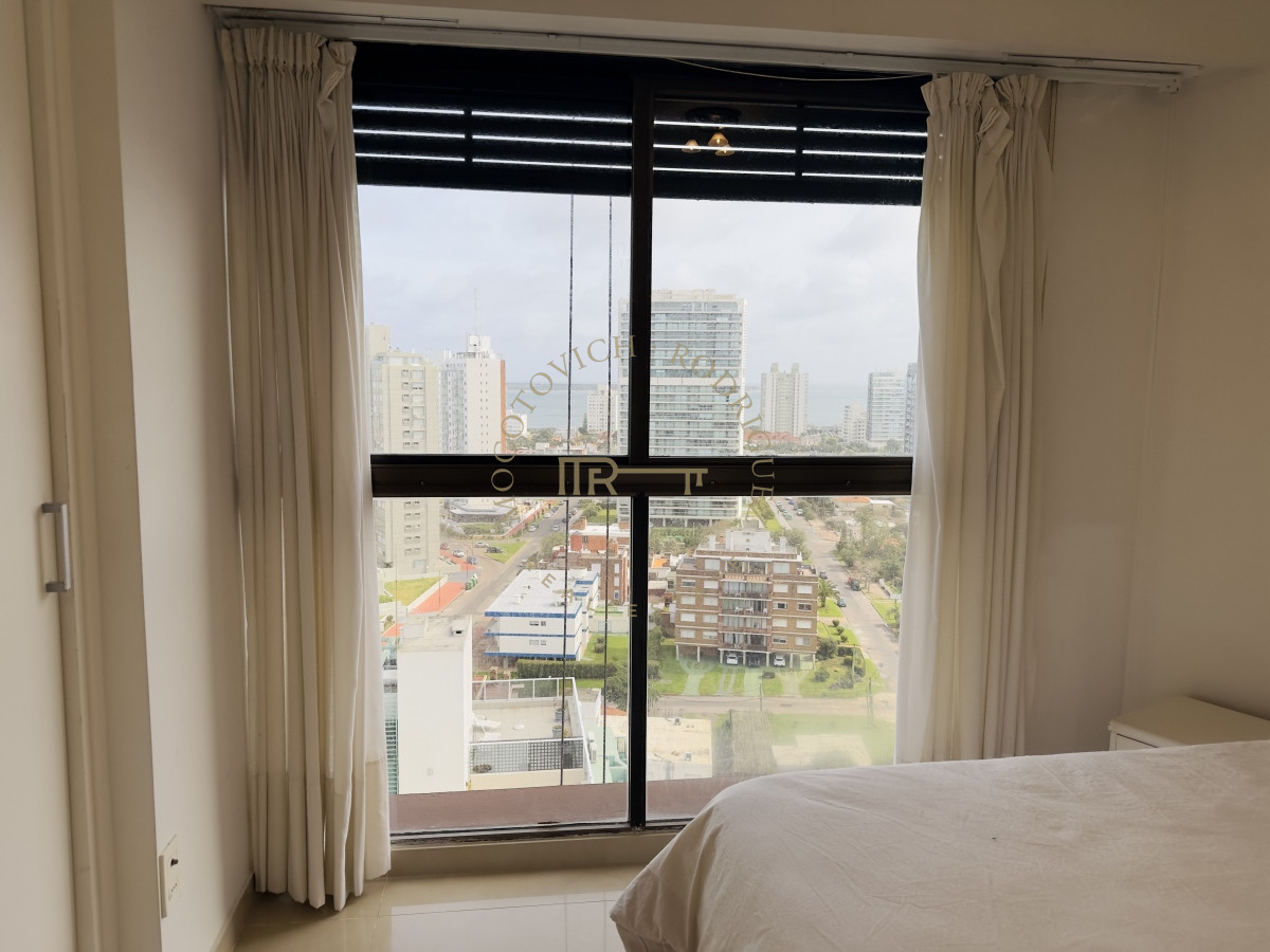 Apartamento ID.1740 - Venta de apartamento de 3 dormitorios en Punta del Este
