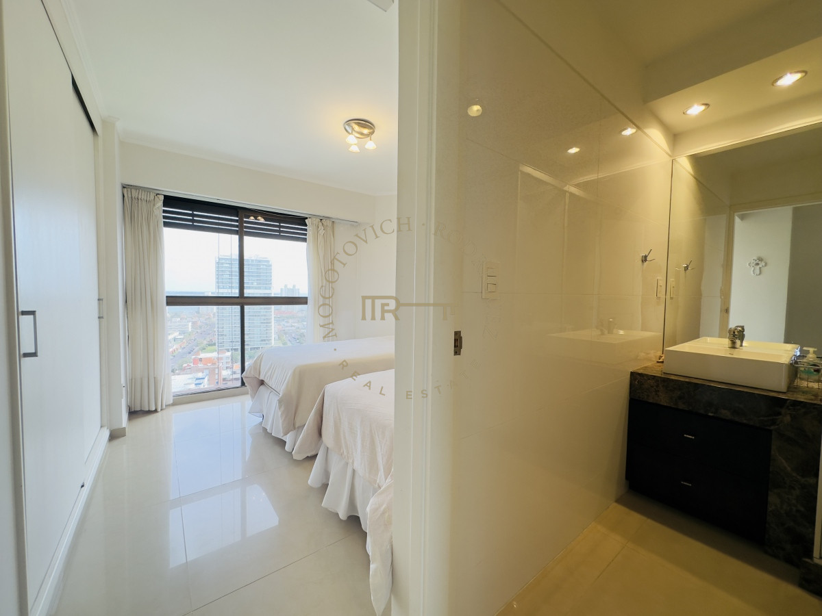 Apartamento ID.1740 - Venta de apartamento de 3 dormitorios en Punta del Este