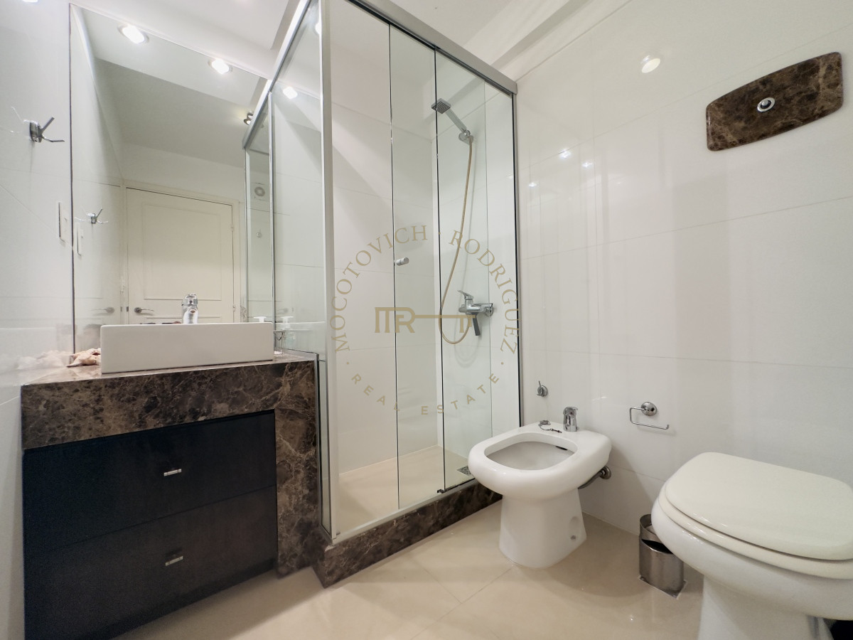 Apartamento ID.1740 - Venta de apartamento de 3 dormitorios en Punta del Este