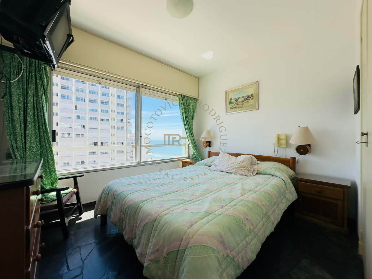 Apartamento ID.3771 -  Apartamento en venta, 1 dormitorio, peninsula con garage Punta del este.