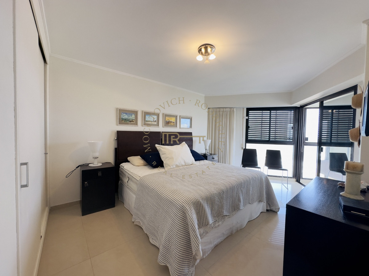 Apartamento ID.1740 - Venta de apartamento de 3 dormitorios en Punta del Este