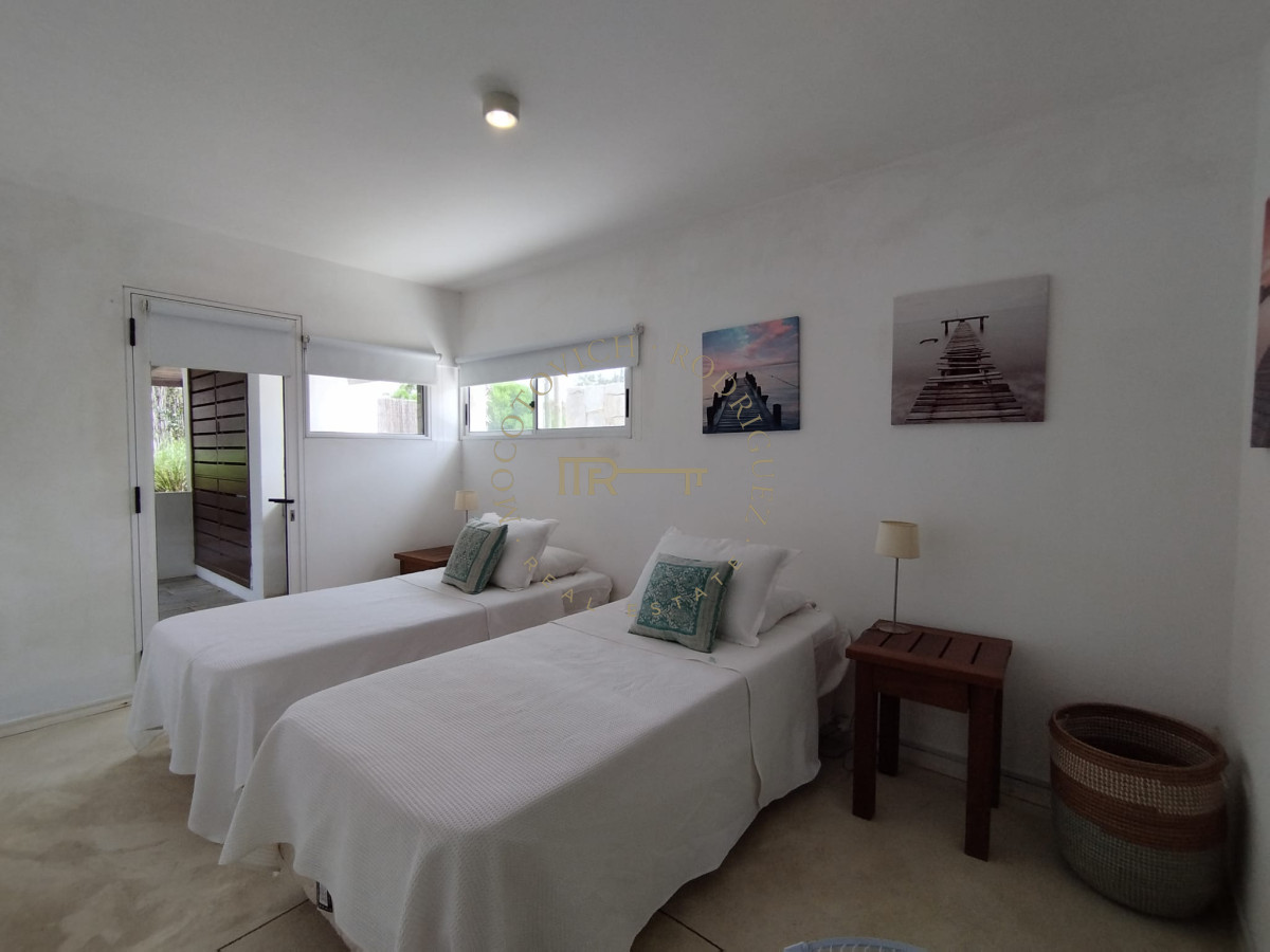 Casa ID.2560 - Casa en Venta, Manantiales, Maldonado.