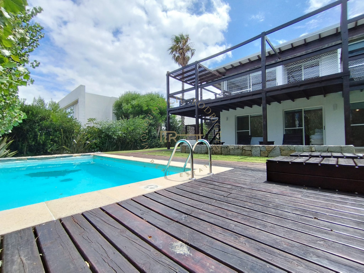 Casa ID.2560 - Casa en Venta, Manantiales, Maldonado.