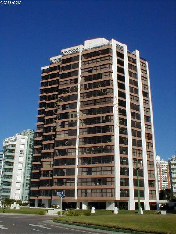Apartamento ID.1740 - Venta de apartamento de 3 dormitorios en Punta del Este