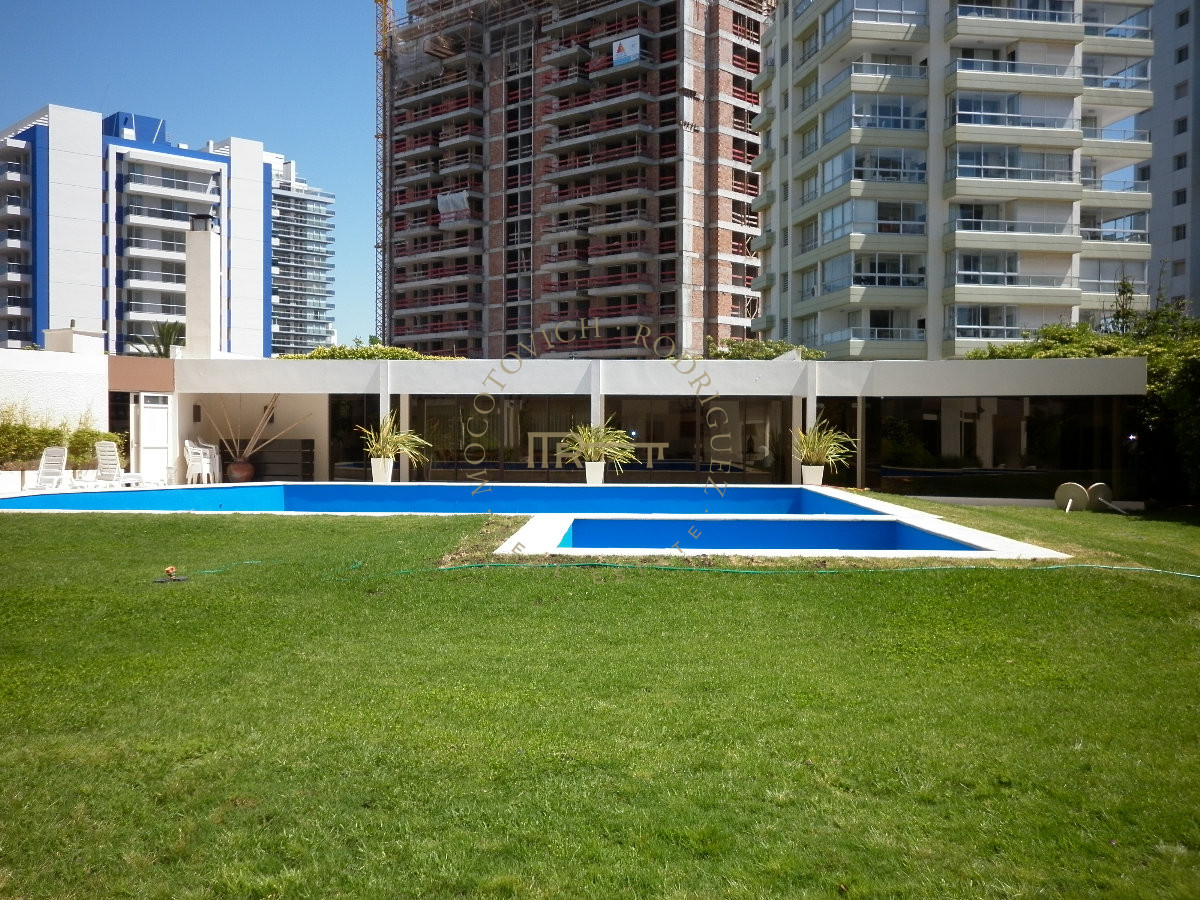 Apartamento ID.1740 - Venta de apartamento de 3 dormitorios en Punta del Este