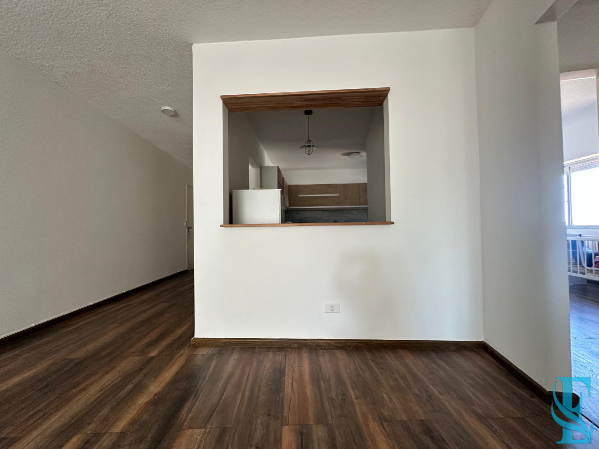 Apartamento ID.665 - Apartamento de dos dormitorios y dependencia de servicio en venta en Punta del Este