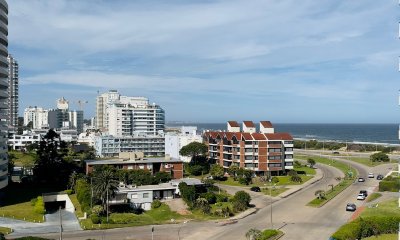 Venta y alquiler de apartamento de dos dormitorios en Punta del Este