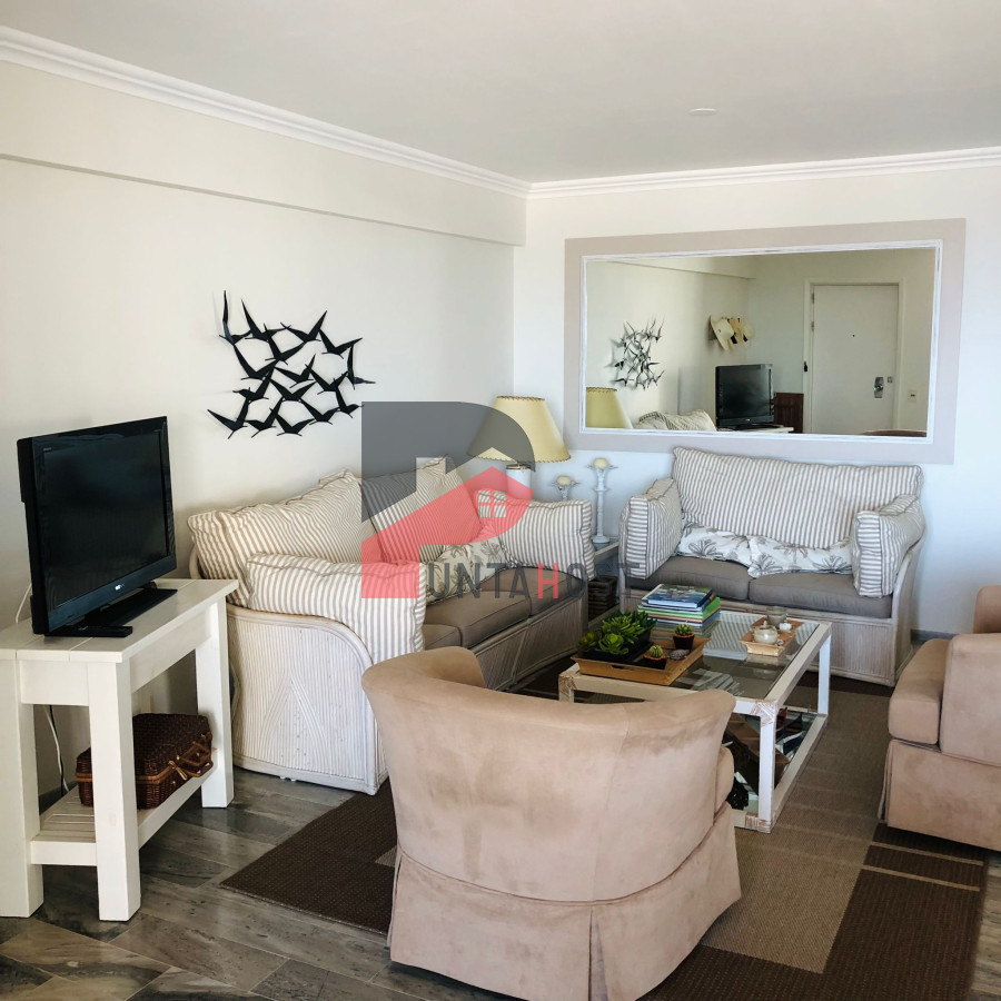 Apartamento ID.182 - Apartamento en venta de 3 dormitorios- Punta del Este