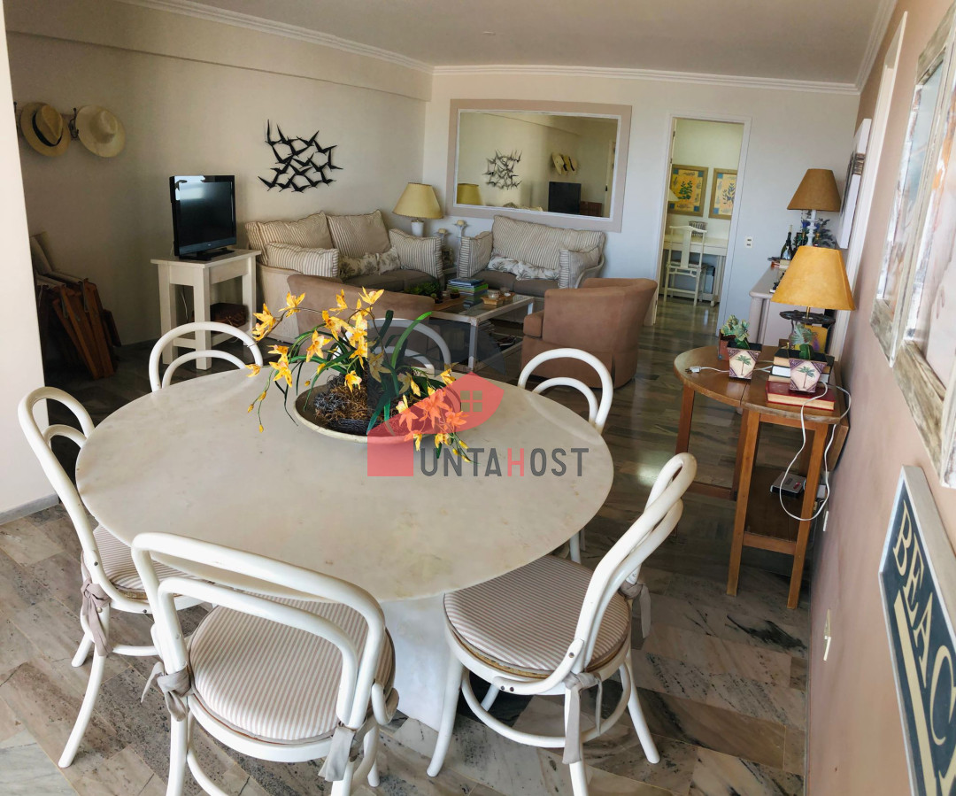 Apartamento ID.182 - Apartamento en venta de 3 dormitorios- Punta del Este