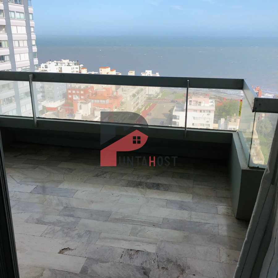 Apartamento ID.182 - Apartamento en venta de 3 dormitorios- Punta del Este