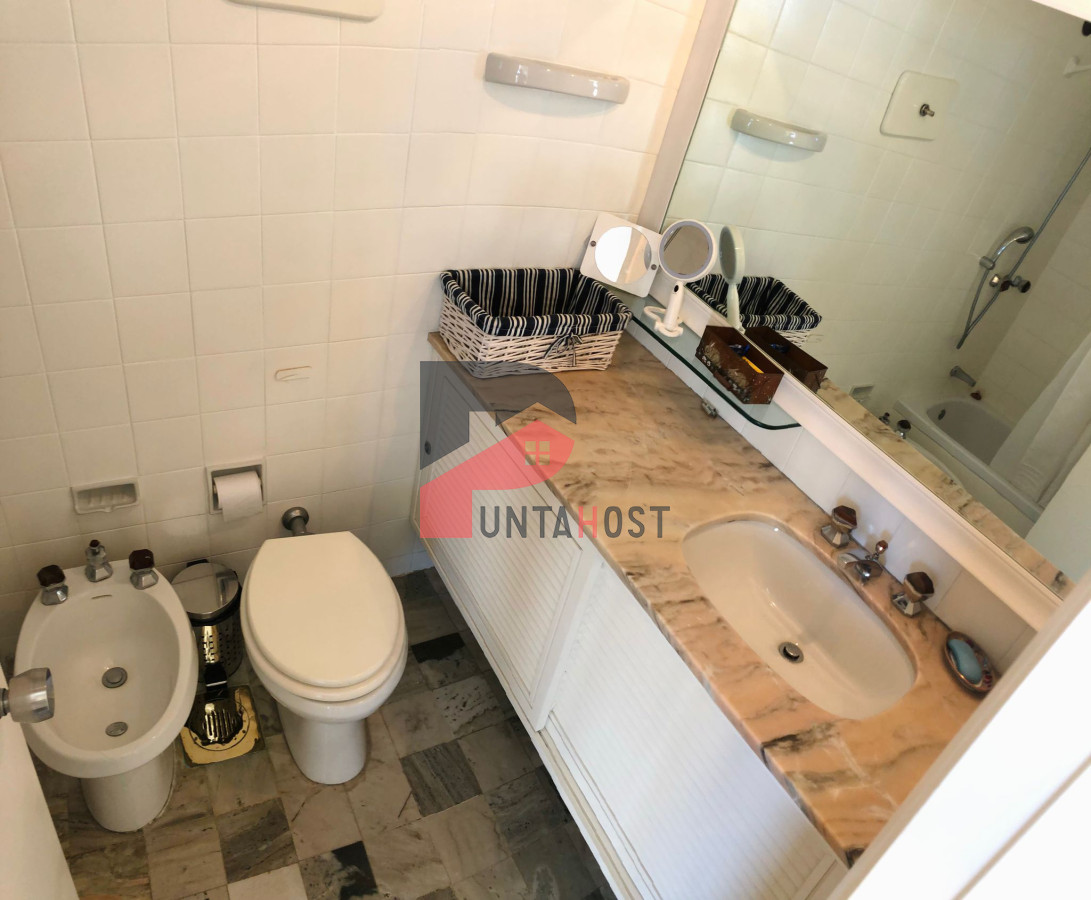 Apartamento ID.182 - Apartamento en venta de 3 dormitorios- Punta del Este