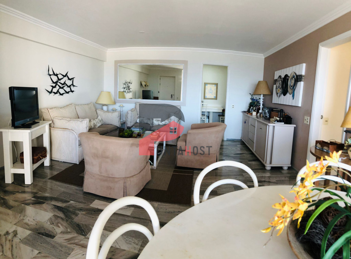 Apartamento ID.182 - Apartamento en venta de 3 dormitorios- Punta del Este