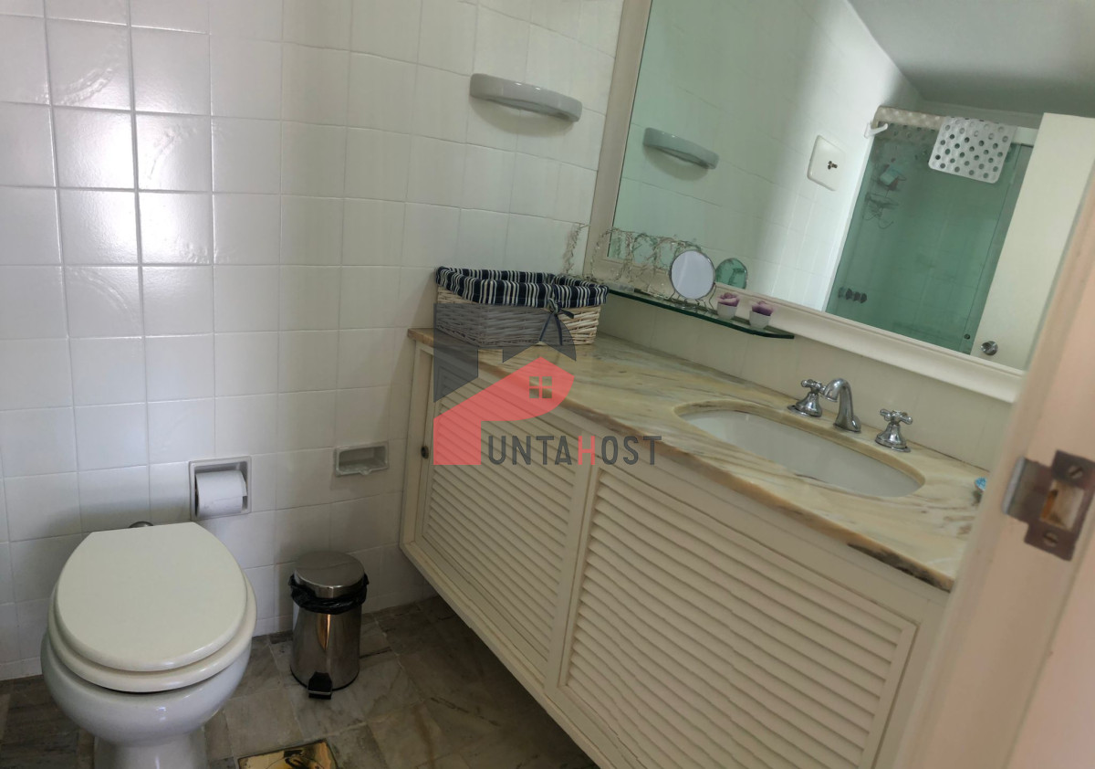 Apartamento ID.182 - Apartamento en venta de 3 dormitorios- Punta del Este