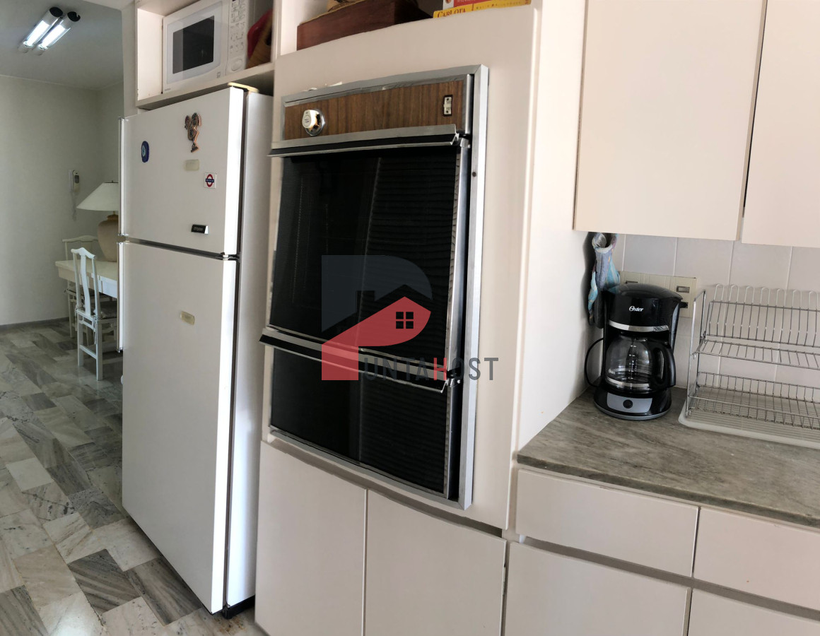 Apartamento ID.182 - Apartamento en venta de 3 dormitorios- Punta del Este