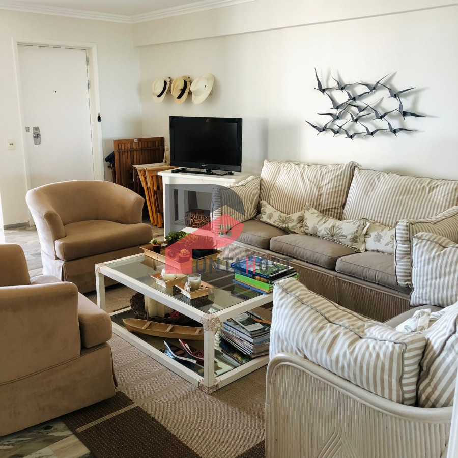 Apartamento ID.182 - Apartamento en venta de 3 dormitorios- Punta del Este