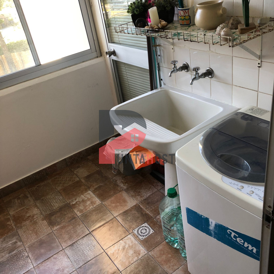 Apartamento ID.180 - Alquiler y venta de apartamento de 3 dormitorios y dependencia en Punta del Este