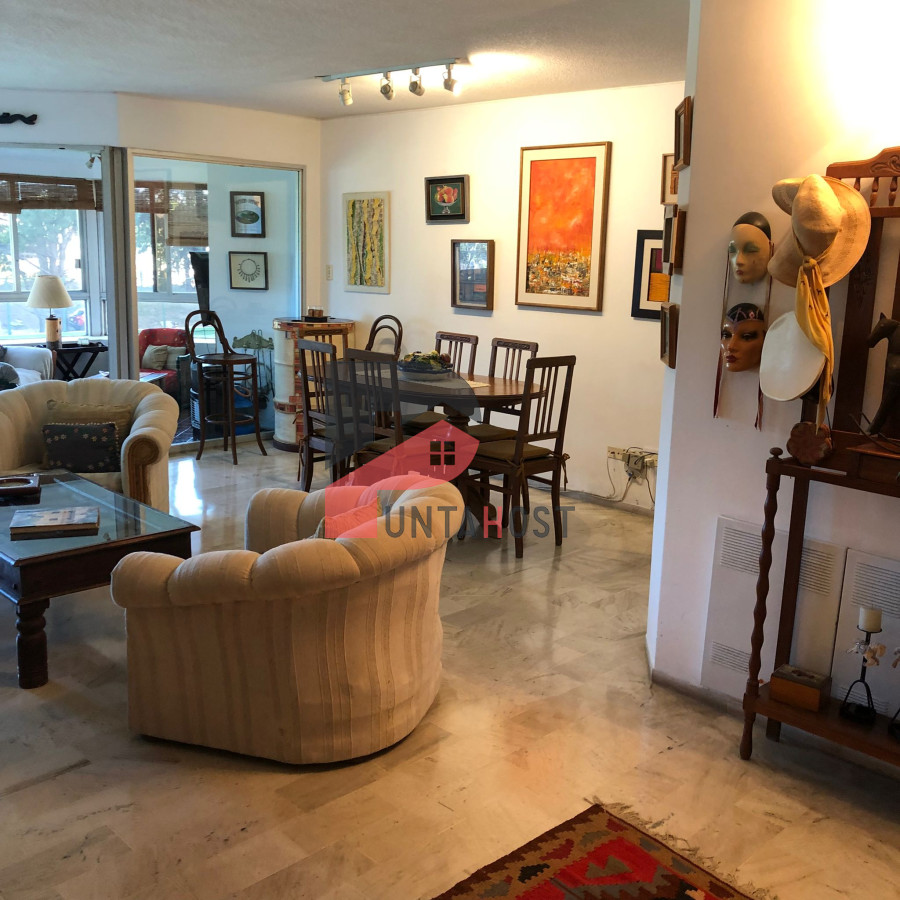 Apartamento ID.180 - Alquiler y venta de apartamento de 3 dormitorios y dependencia en Punta del Este