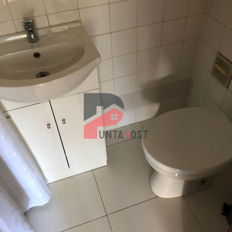 Apartamento ID.180 - Alquiler y venta de apartamento de 3 dormitorios y dependencia en Punta del Este