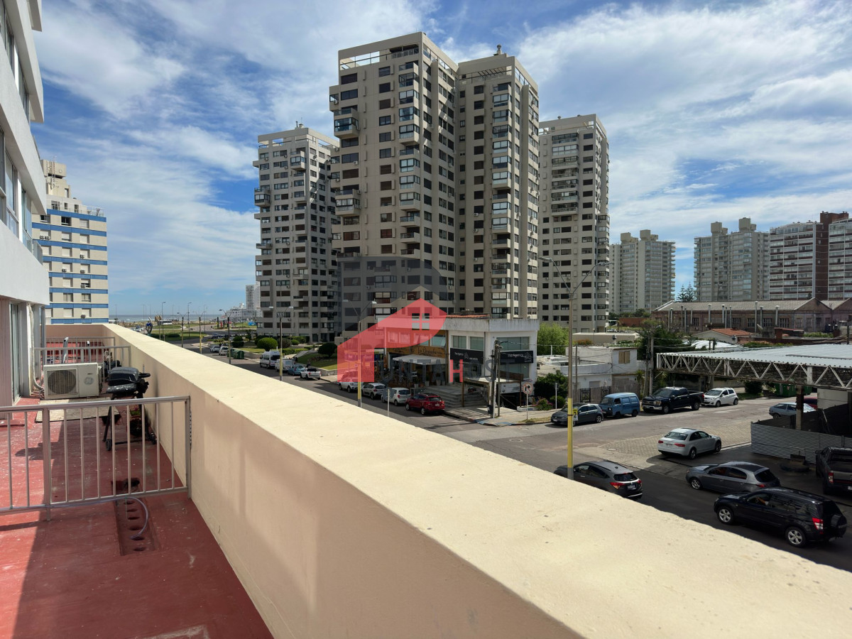 Apartamento ID.177 - Apartamento en venta  y alquiler de 3 dormitorios en Punta del Este