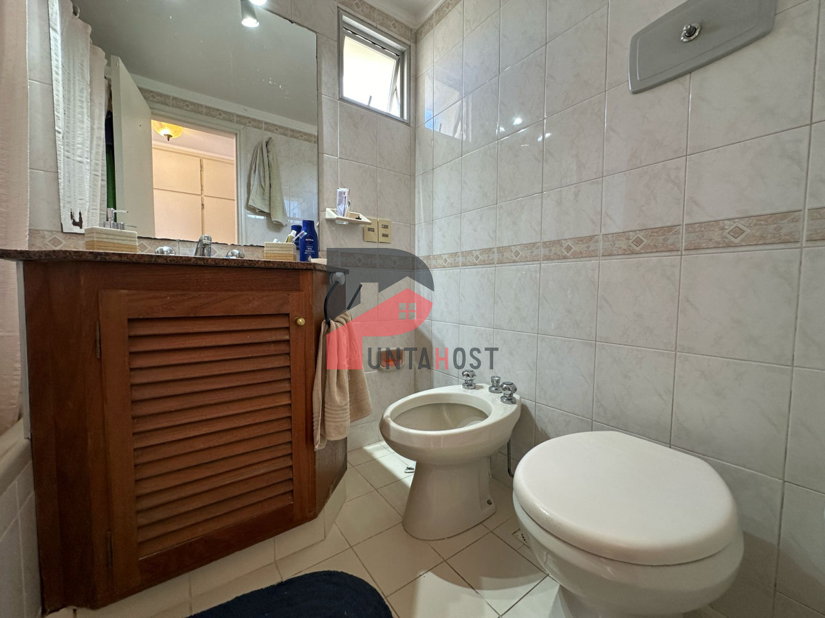 Apartamento ID.177 - Apartamento en venta  y alquiler de 3 dormitorios en Punta del Este