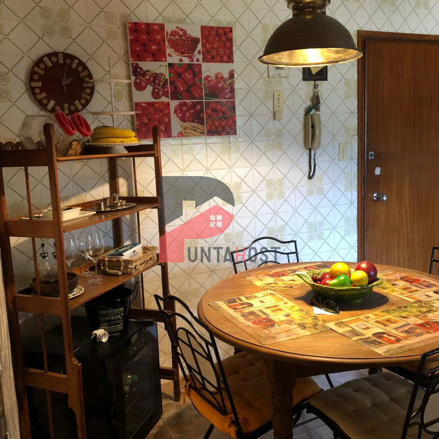 Apartamento ID.180 - Alquiler y venta de apartamento de 3 dormitorios y dependencia en Punta del Este