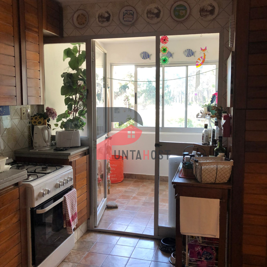 Apartamento ID.180 - Alquiler y venta de apartamento de 3 dormitorios y dependencia en Punta del Este
